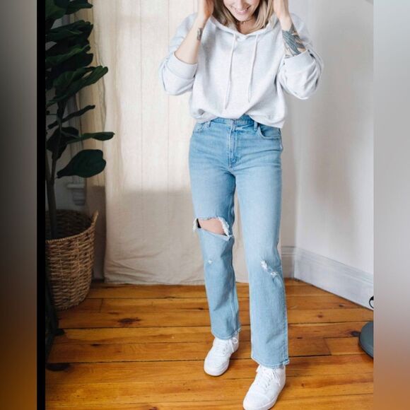 Abercrombie & Fitch 90’s Straight Ultra High Rise Distressed Jeans Size 2 (26)S - Picture 1 of 6